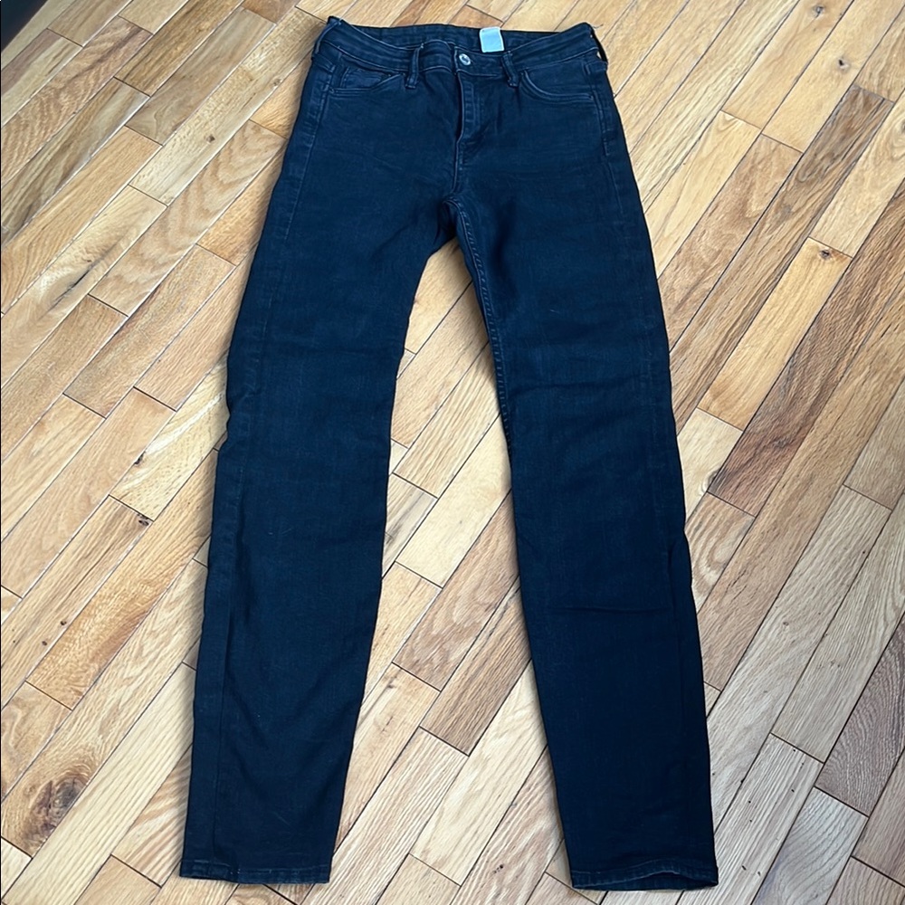 & DENIM women’s black skinny jeans. Size 28.